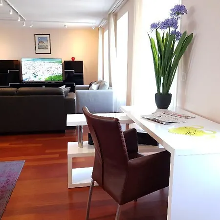 Grand Rue - Swiss * Montreux