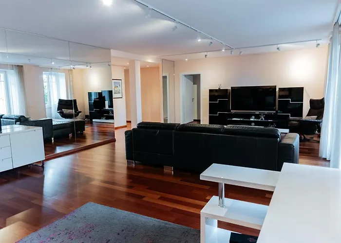 Grand Rue - Swiss Montreux